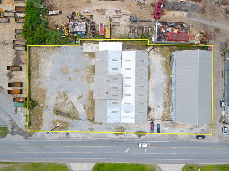 More Photos Of 1208 Peters Rd, Harvey Warehouse For Lease