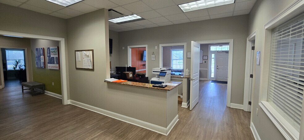 More Photos Of 1307-1309 Providence Rd, Brandon Office For Lease