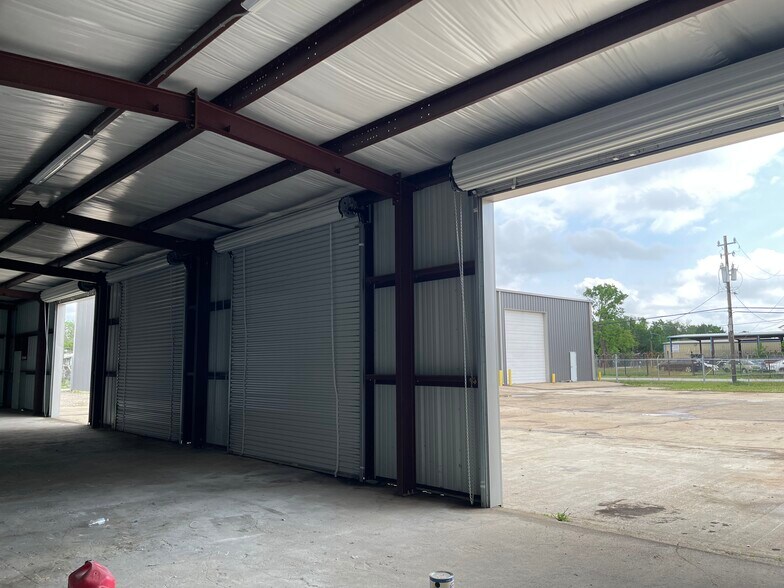 More Photos Of 1222 Frankie St, Houston Warehouse For Sale