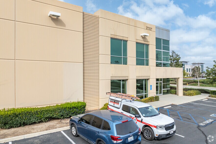 More Photos Of 27321-27327 Via Industria, Temecula Light Distribution For Lease