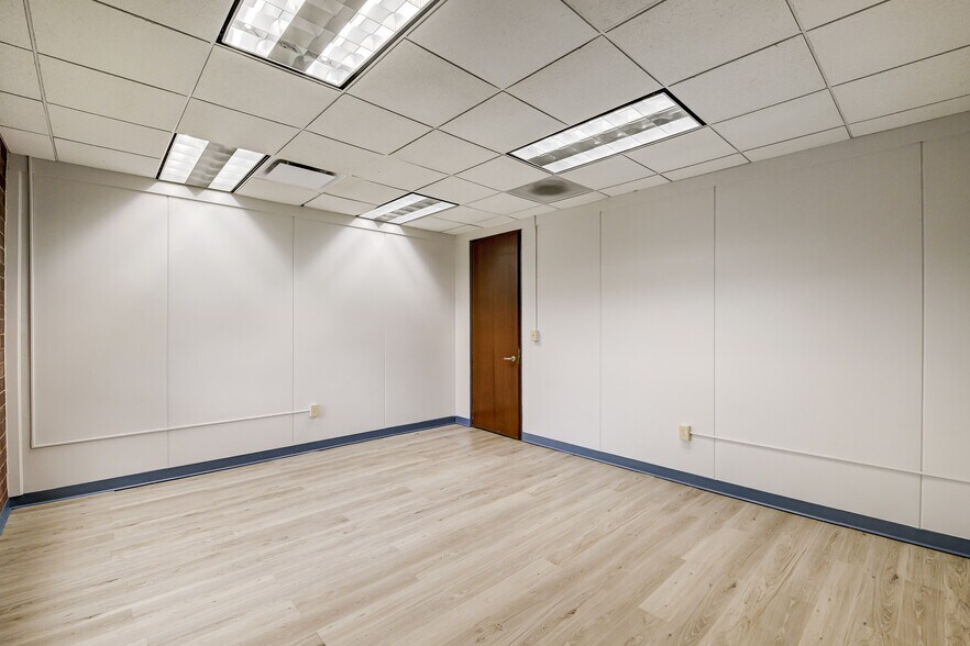 More Photos Of 9635 Southern Pine Blvd, Charlotte Coworking Space