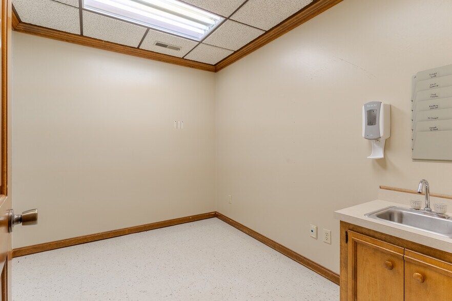 More Photos Of 2816 Veach Rd, Owensboro Medical For Sale