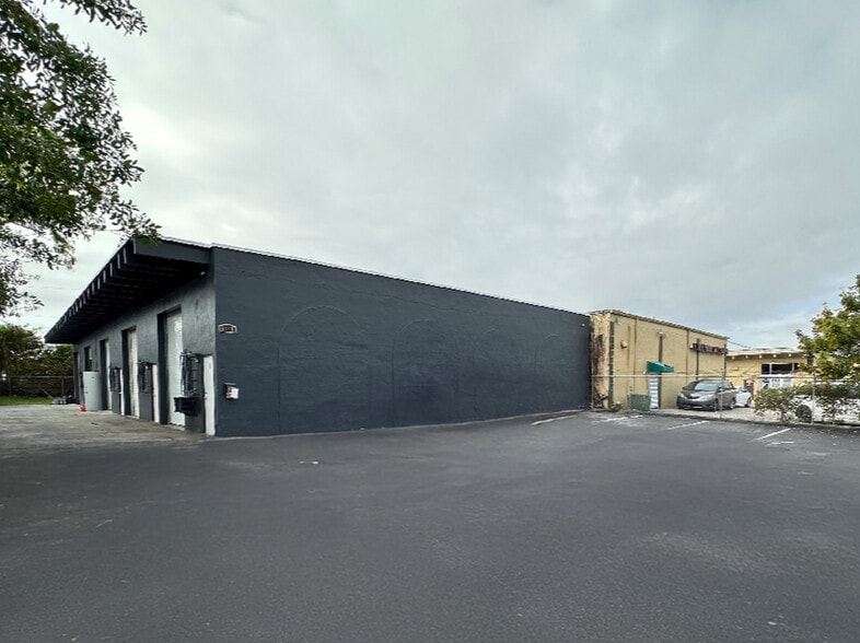 Primary Photo Of 5818 SW 25th St, West Park Warehouse For Sale