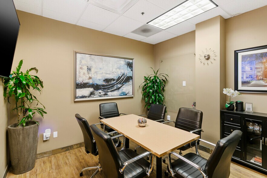 More Photos Of 9375 E Shea Blvd, Scottsdale Coworking Space