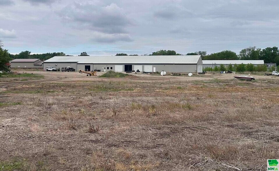 Primary Photo Of 601 E 10th St, Alton Warehouse For Sale