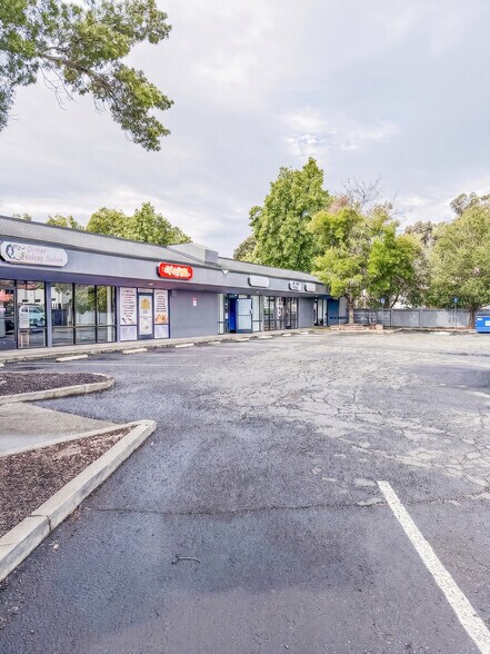 Primary Photo Of 1615 W Texas St, Fairfield Office Residential For Lease
