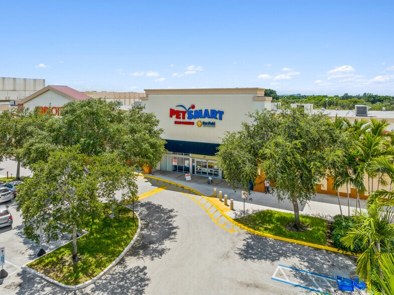 More Photos Of 1900-2001 Federal Hwy, Pompano Beach Unknown For Lease