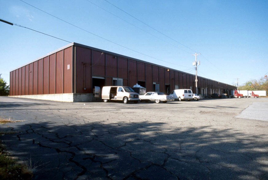 More Photos Of 900 Vista Park Dr, Pittsburgh Warehouse For Lease