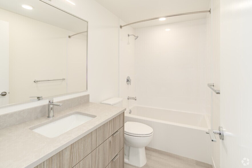 More Photos Of 825 Fort St, Victoria Apartments For Lease