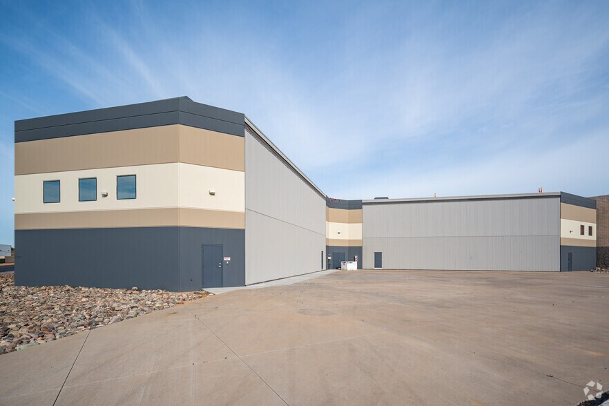 More Photos Of 15827 N 80th St, Scottsdale Airplane Hangar For Sale