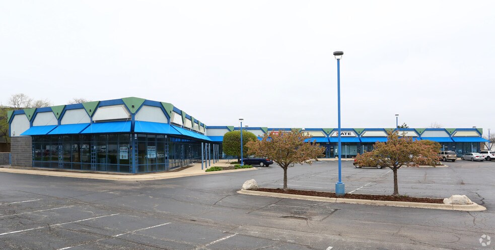 More Photos Of 2400-2432 Landmeier Rd, Elk Grove Village Unknown For Lease