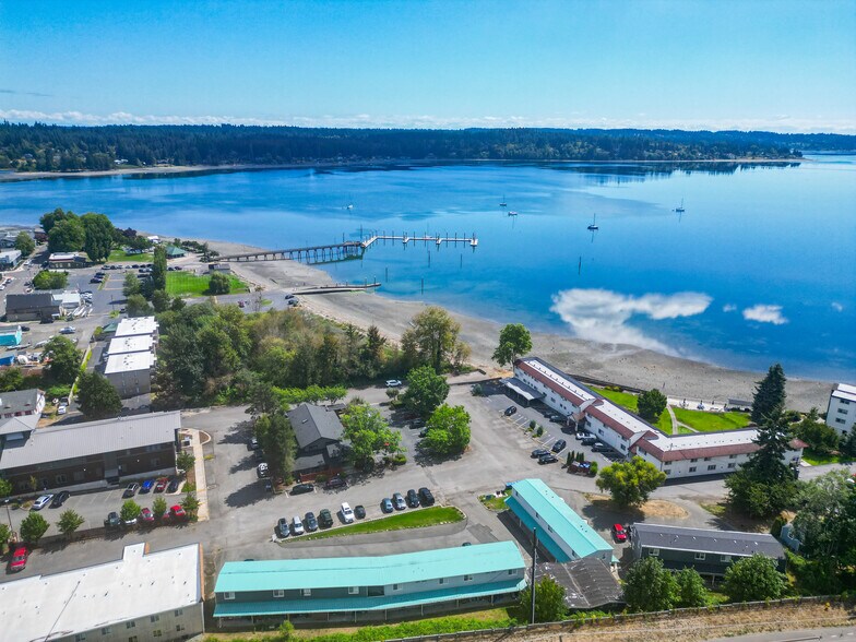 More Photos Of 8755 Shoreplace Pl NW, Silverdale Apartments For Sale