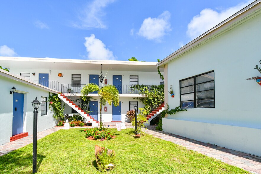 More Photos Of 1801 Spruce Ave, West Palm Beach Apartments For Sale