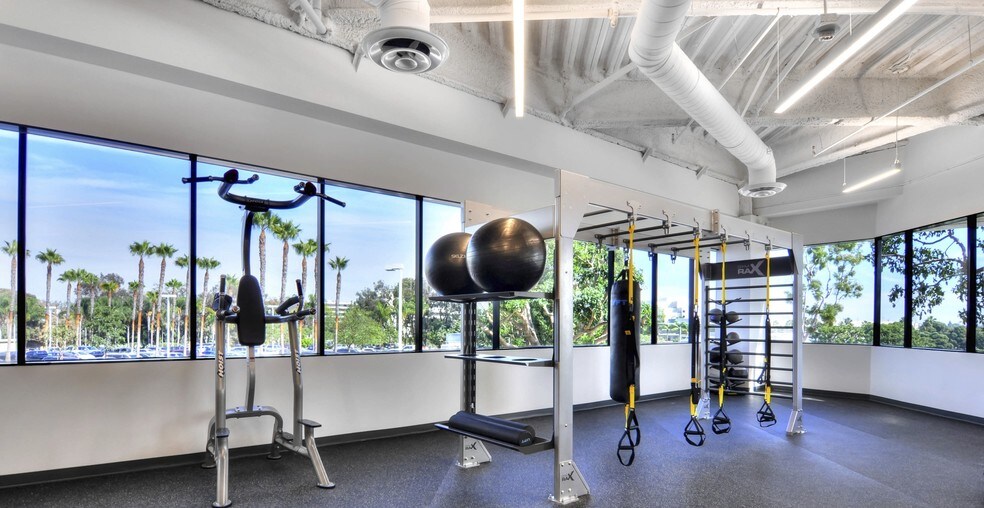 More Photos Of 1230 Rosecrans Ave, Manhattan Beach Office For Lease