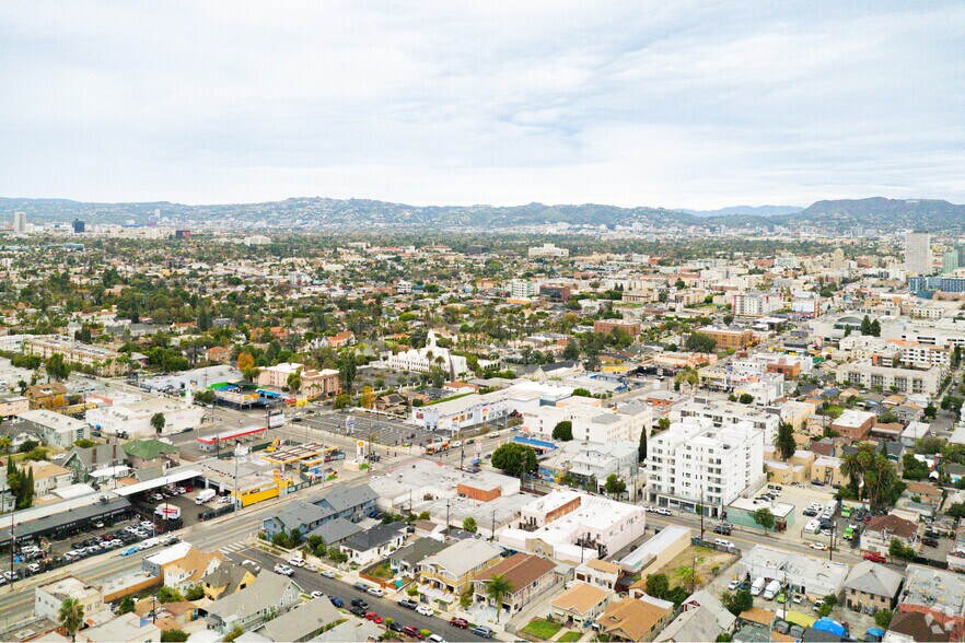 More Photos Of 3072-3084 W Pico Blvd, Los Angeles Storefront For Sale
