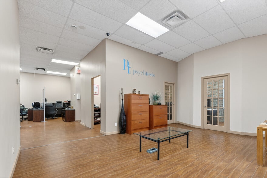 More Photos Of 1558 Rue Viel, Montréal Office For Sale