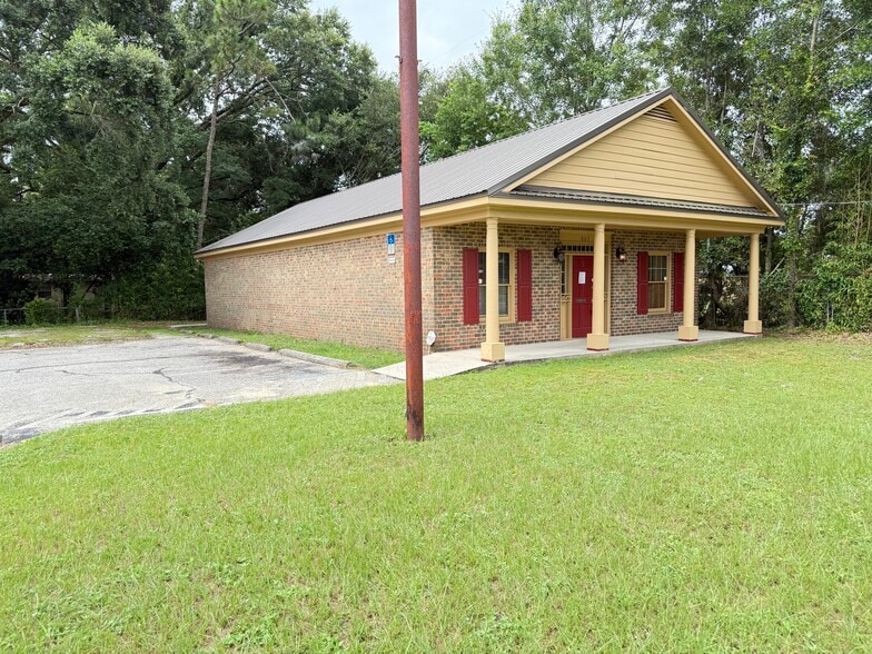Primary Photo Of 803 Beverly Pky, Pensacola Parking Lot For Sale