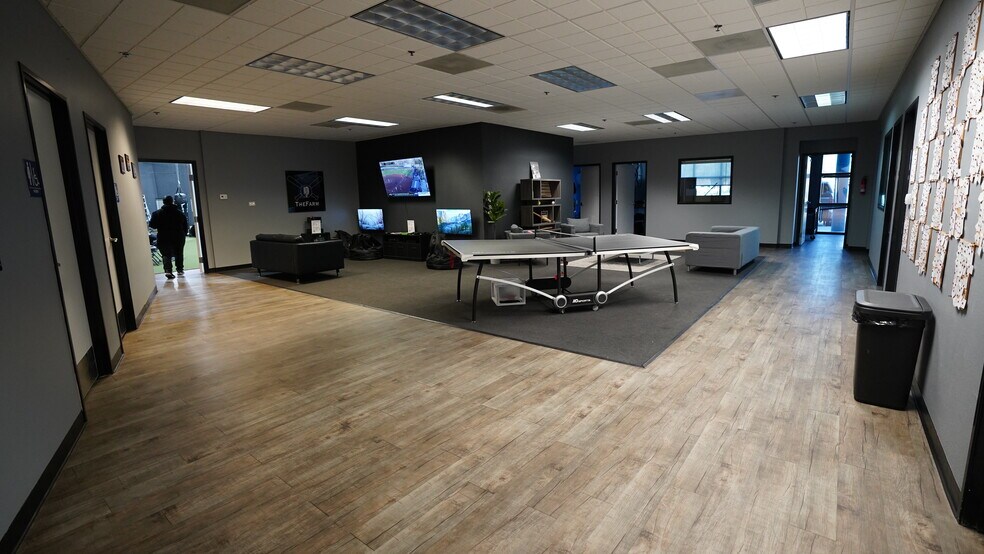 More Photos Of 731 Pilot Rd, Las Vegas Light Distribution For Lease