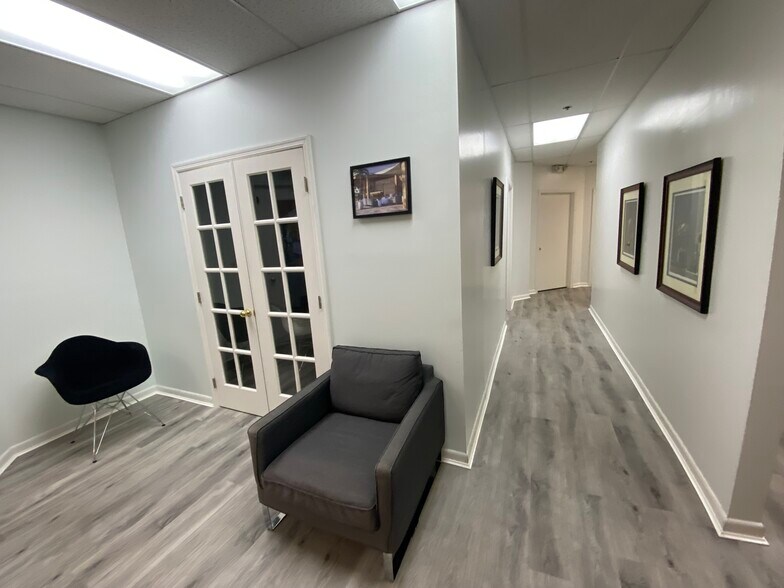 More Photos Of 1500 Colonial Blvd, Fort Myers Office For Lease
