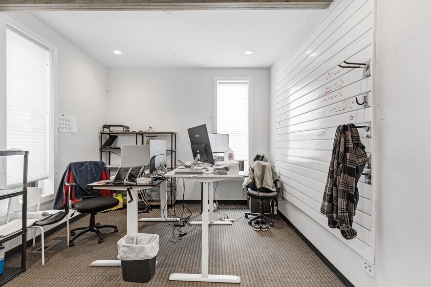 More Photos Of 3132 Federal Blvd, Denver Office For Sale