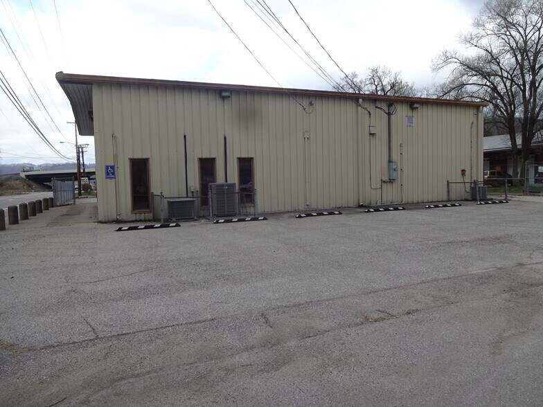 More Photos Of 6810 Maccorkle Ave, Charleston Office For Sale