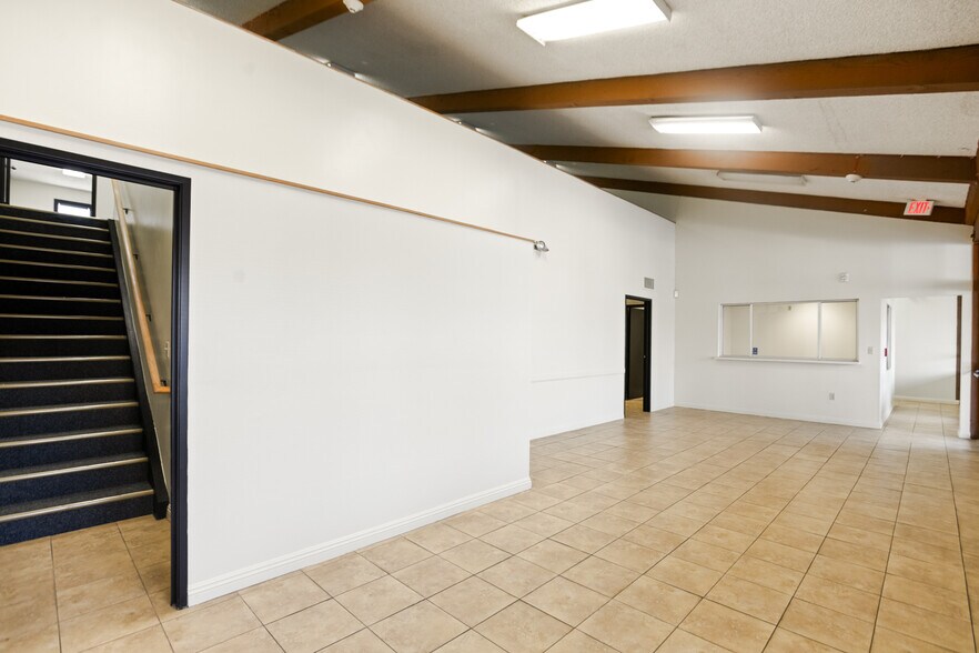 More Photos Of 1111 W Town and Country Rd, Orange Medical For Lease