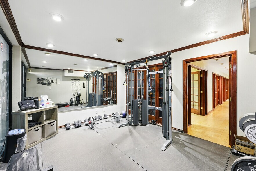 More Photos Of 5428 E Beverly Blvd, Los Angeles Office For Sale