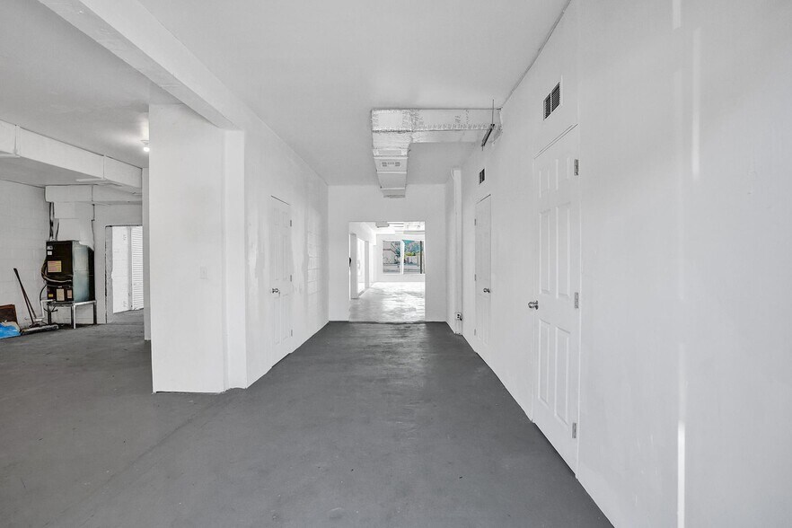 More Photos Of 3055-3057 Broward Blvd, Fort Lauderdale Storefront Retail Office For Sale