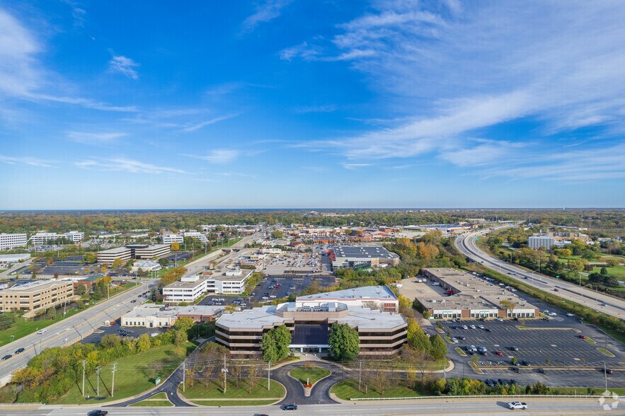 More Photos Of 111 Pfingsten Rd, Deerfield Office For Lease