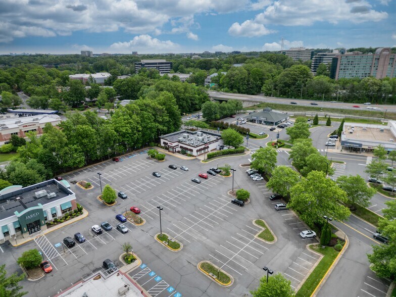 More Photos Of 12950 Fair Lakes Shopping Ctr, Fairfax Restaurant For Sale