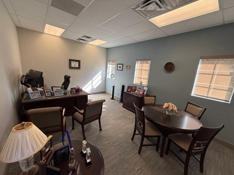 More Photos Of 389 Commerce Pky, Rockledge Medical For Lease