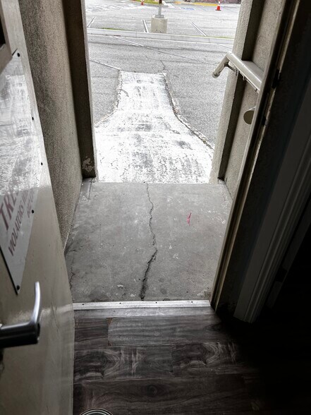 More Photos Of 8031 Greenleaf Ave, Whittier Freestanding For Lease