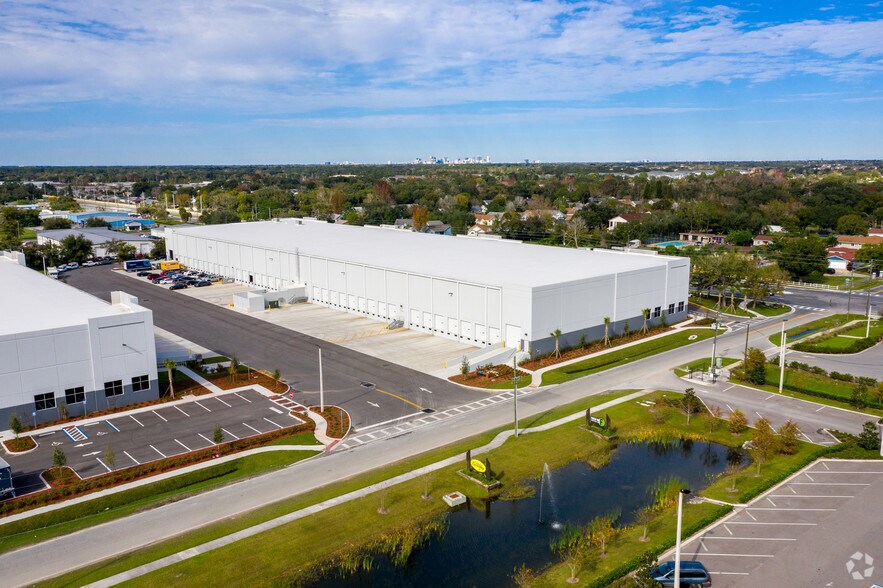 More Photos Of 6210 Hoffner Ave, Orlando Distribution For Lease