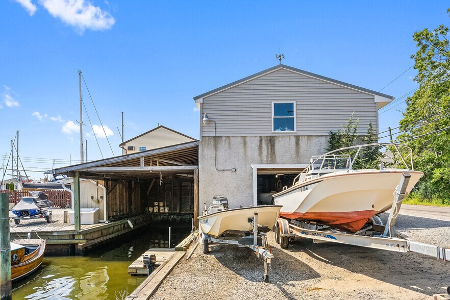 More Photos Of 120 Harbor Inn Rd, Bayville Marina For Sale