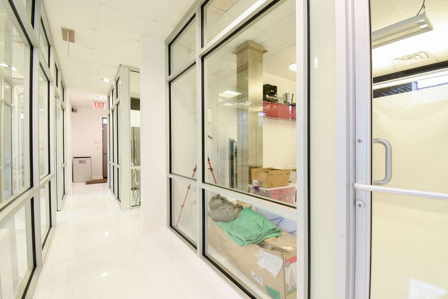 More Photos Of 2101 W Division St, Chicago Storefront Retail Residential For Lease