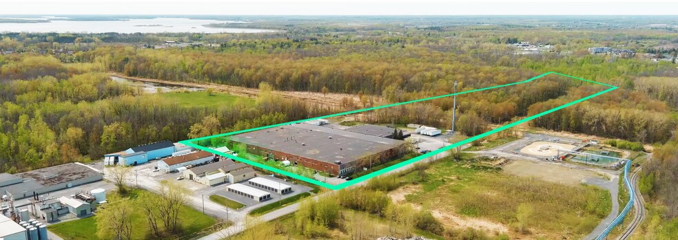 More Photos Of 700 Wallrich Av, Cornwall Manufacturing For Lease