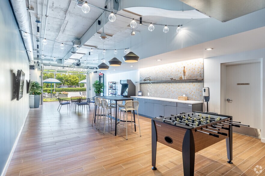 More Photos Of 1945 Old Gallows Rd, Vienna Medical For Lease