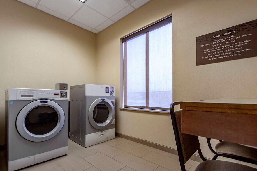 More Photos Of 825 Hoffie Dr, Sidney Hotel For Sale