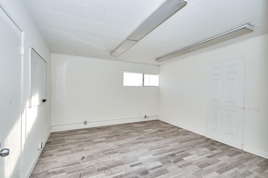 More Photos Of 1532-1538 W Commonwealth Ave, Fullerton Storefront Retail Residential For Lease