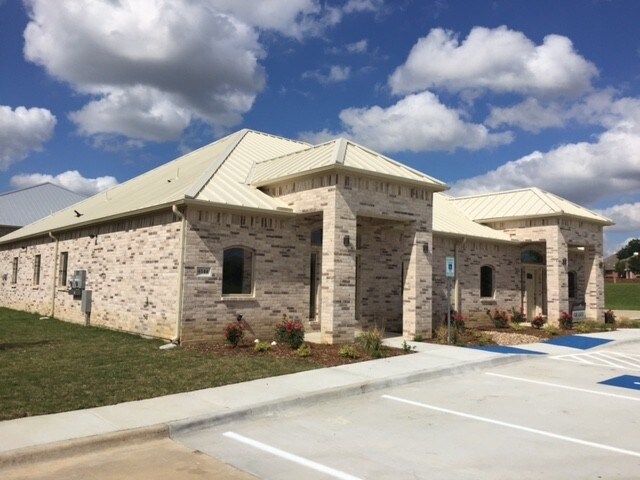 More Photos Of 6144 Precinct Line Rd, Hurst Office For Lease