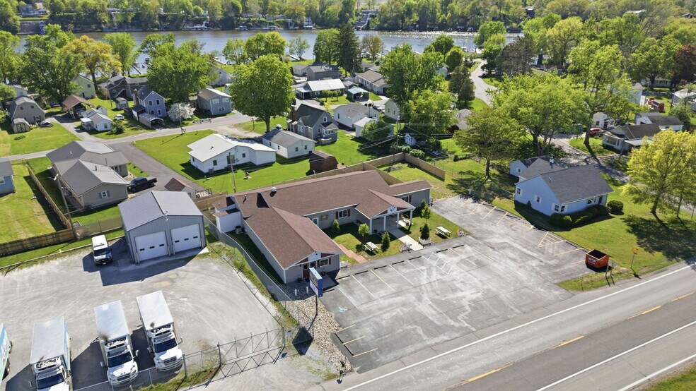 More Photos Of 12150 N US Highway 421, Monticello General Retail For Sale