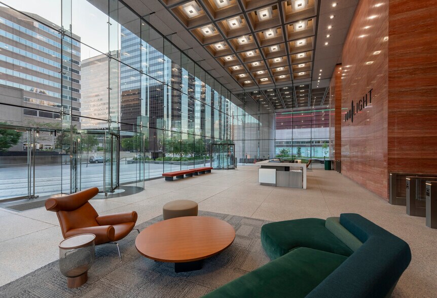 More Photos Of 100 Light St, Baltimore Office For Lease