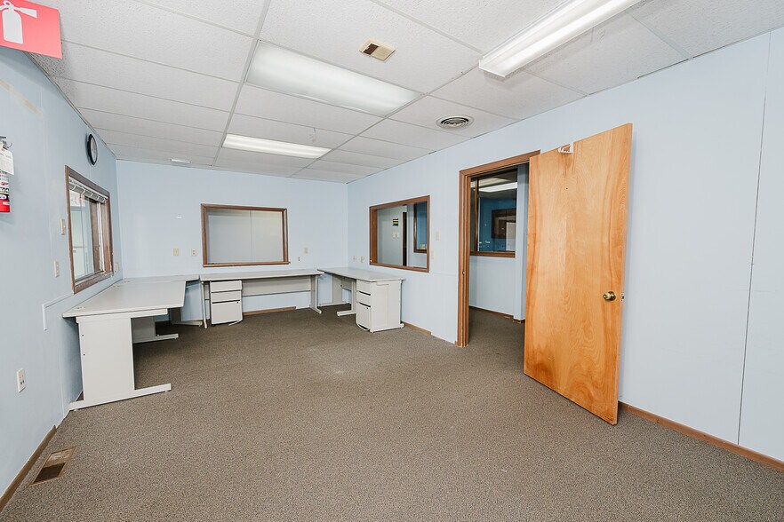 More Photos Of 1482 Butler Rd, Worthington Medical For Sale