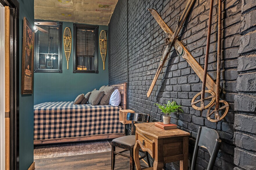 More Photos Of 120 S 3rd St, Victor Restaurant For Sale