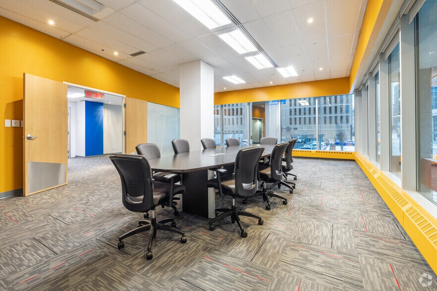 More Photos Of 100 Metcalfe St, Ottawa Office For Lease
