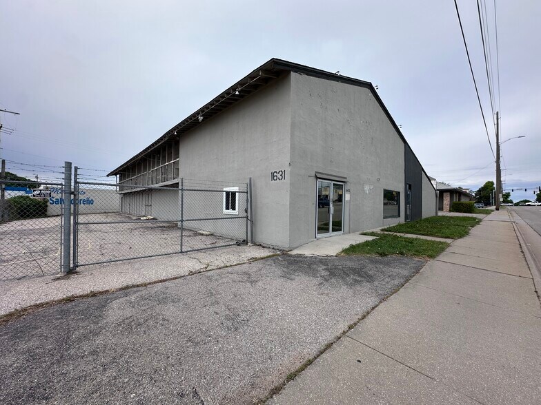 Primary Photo Of 1631 S Hillside St, Wichita General Retail For Sale
