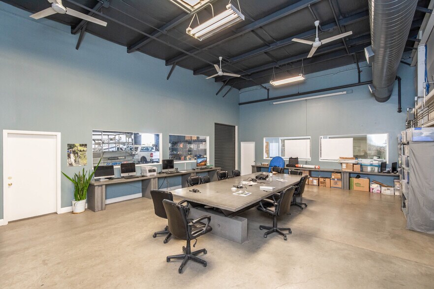 More Photos Of 1617 S Yosemite Ave, Oakdale Warehouse For Sale