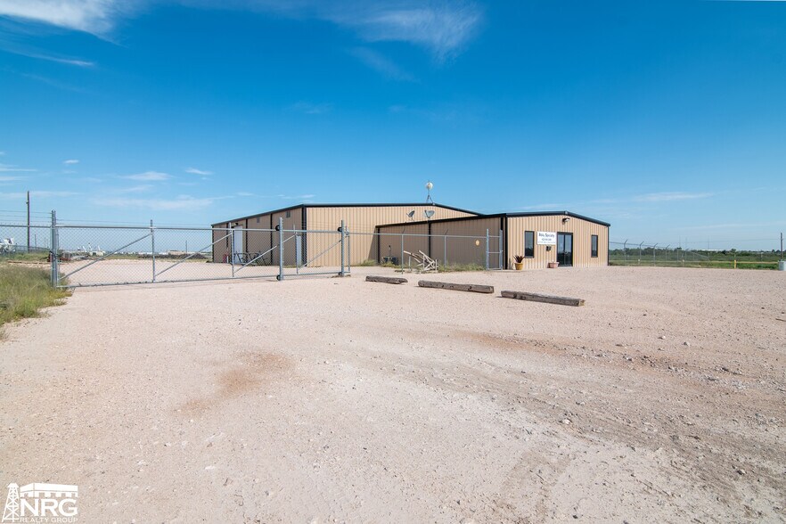 More Photos Of 2550 Emmihoff, Odessa Manufacturing For Lease