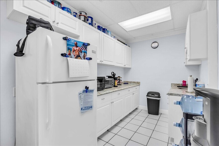 More Photos Of 3949 Evans Ave, Fort Myers Medical For Sale