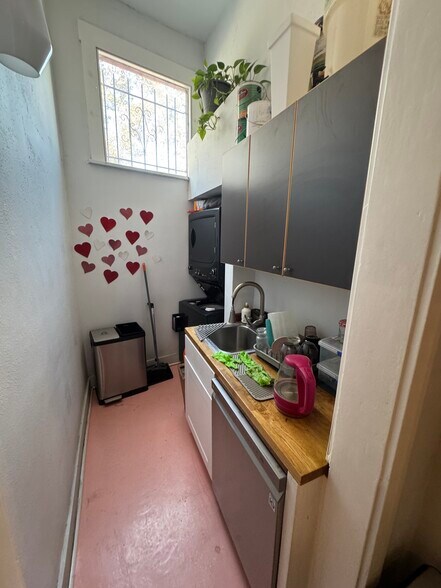 More Photos Of 2019-2023 Riverside Dr, Los Angeles Storefront Retail Office For Sale